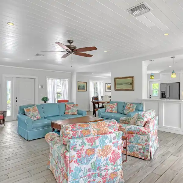 PARADISE IN PALM BEACH SHORES