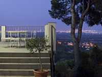 EXCLUSIVE CLASSIC-STYLE VILLA