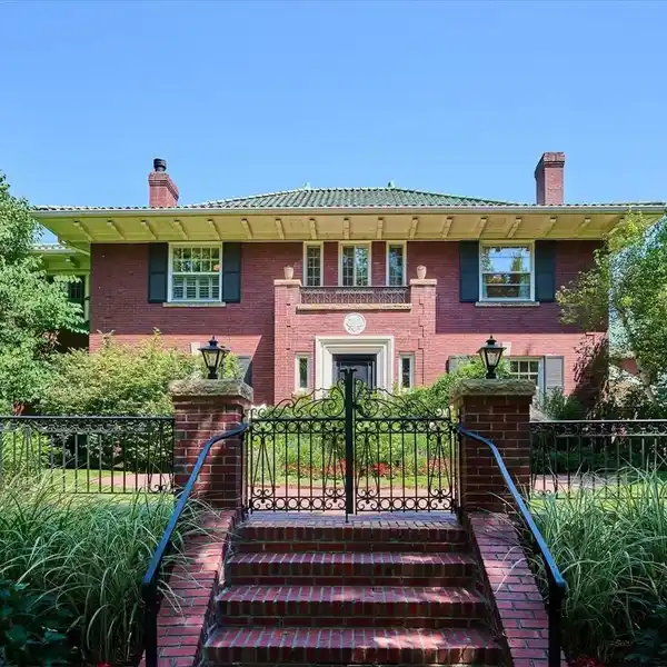 DISTINCTIVE ESTATE BLENDING HISTORIC CHARACTER WITH MODERN AMENITIES