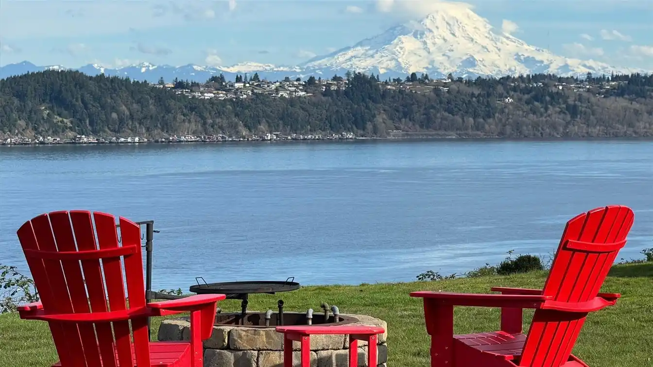 The Perfect Pacific Northwest Retreat