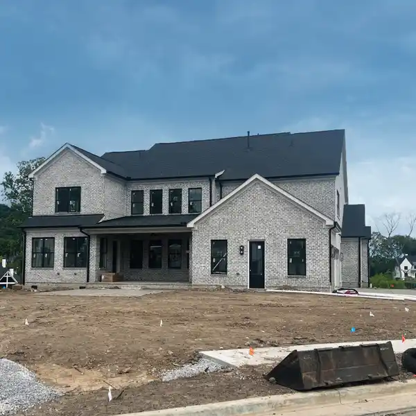 BEAUTIFUL HOME IN THE NEWEST SECTION OF RAINTREE RESERVE