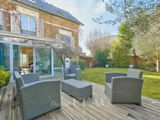 Light-filled Family Home with Hidden Garden