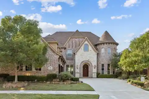Timeless Architecture and Outdoor Luxury in Vibrant Neighborhood