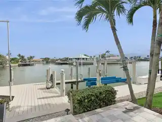 Gorgeous Open Plan Waterfront Home