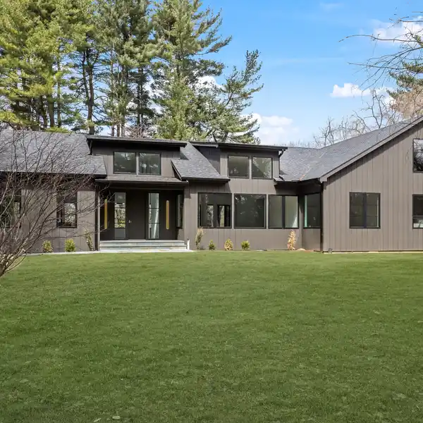 GORGEOUS CUSTOM NEW CONSTRUCTION