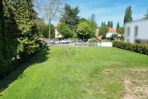 Build a Modern Luxury Home on Exclusive Property