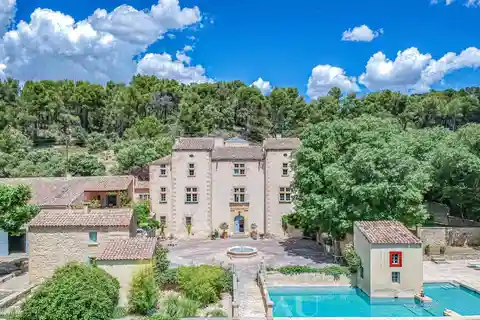 Historic 16th-Century Chateau with Elegant Courtyard