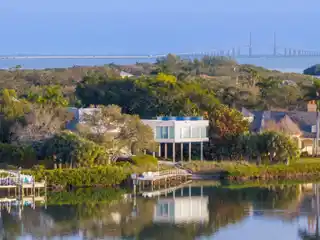 An Oasis That Brings the Outside In