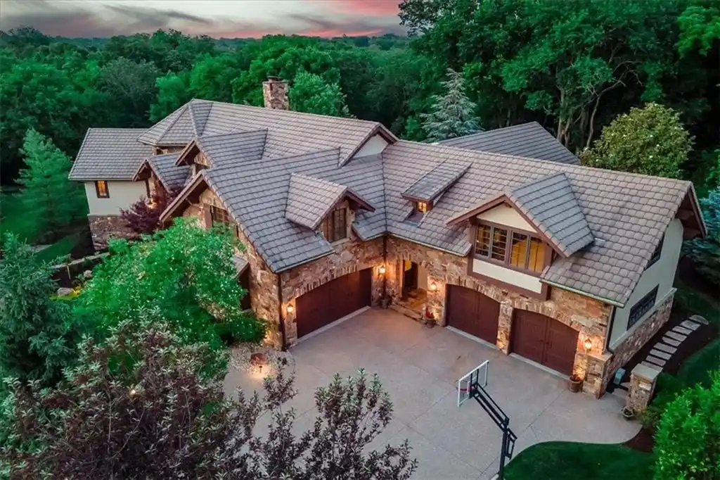 Stunning Custom Home in Highlands Creek