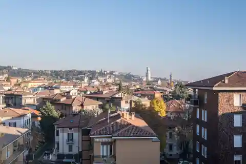 Elegant and Panoramic Top Floor Near Piazza Vittorio Veneto