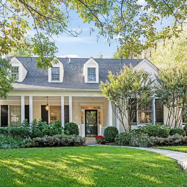 SOPHISTICATED RESIDENCE IN THE HEART OF CHEVY CHASE