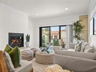 Remodeled End Unit in Coveted Lunada Bay