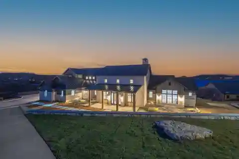 Lakeside Grandeur in a New Possum Kingdom Lake Home