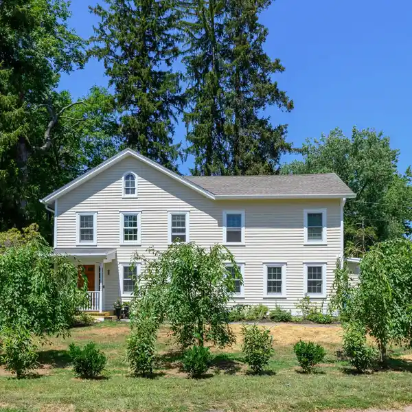 DISTINGUISHED COLONIAL FARMHOUSE