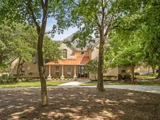 Custom Lakefront Estate on an Exclusive Cul-De-Sac