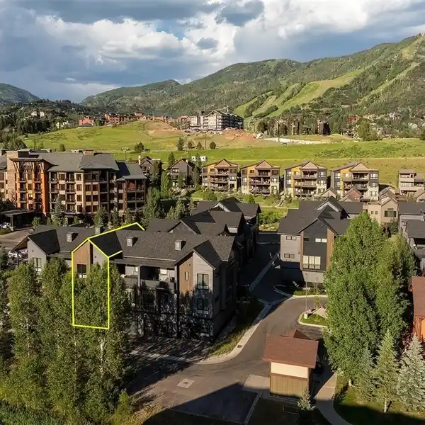 SPECTACULAR TOWNHOME IN EXCLUSIVE WILDHORSE MEADOWS