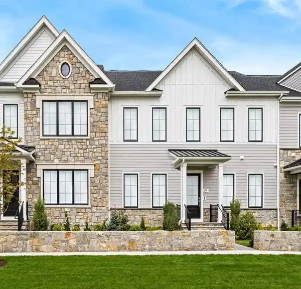 NEW CONSTRUCTION WITH DESIGNER UPGRADES