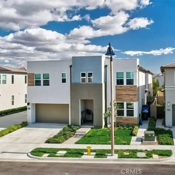 STUNNING HOME IN THE SOUGHT-AFTER BAKER RANCH COMMUNITY