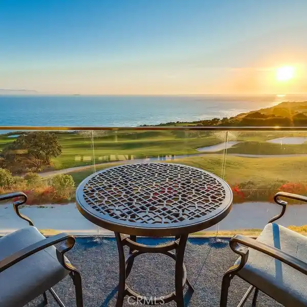 MAGNIFICENT PENTHOUSE CONDO