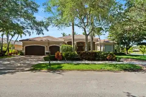 Beautiful Estate Home in Gated Imagination Farms