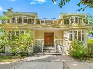 Amazing Home with a Flexible Plan