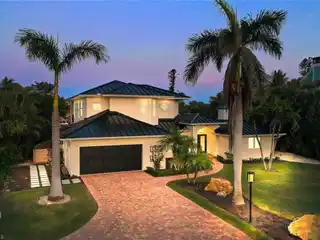 Airy Modern Masterpiece with Every Detail Considered
