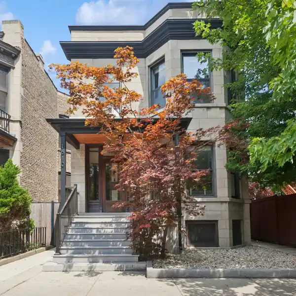 RARE INVESTOR'S OPPORTUNITY IN RAVENSWOOD