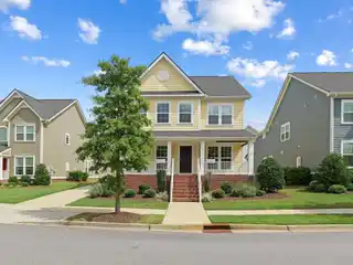 Prime Location in Coveted Hollingsworth Park