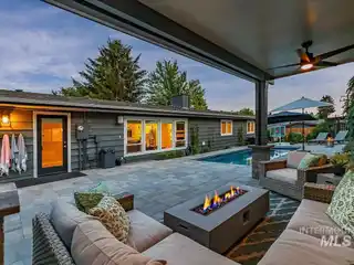 Beautifully Renovated Home Blending Luxury and Comfort