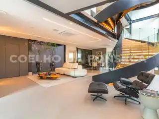 New Turnkey Contemporary Residence