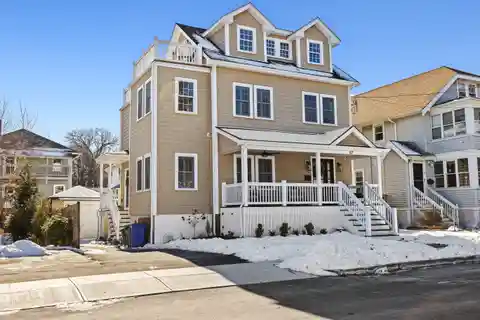 Beechwood Knoll Colonial with Marsh Views