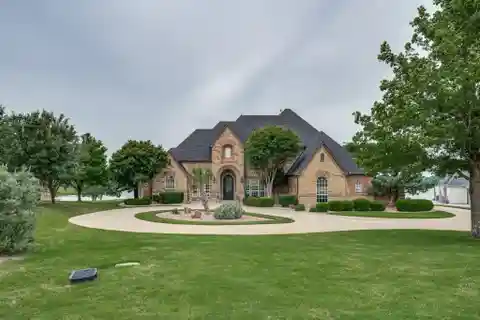 Impressive Lakefront Home