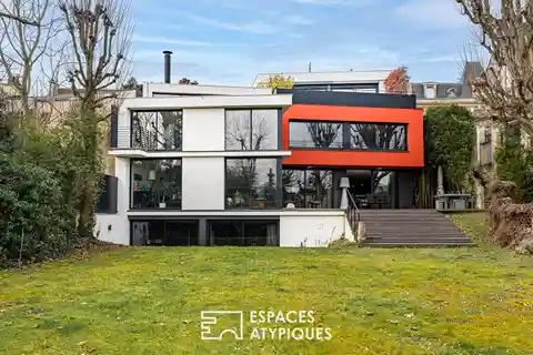 Contemporary Home in a Privileged Environment