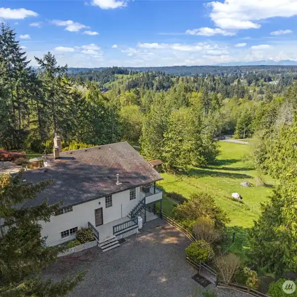 FIVE ACRES WITH AMAZING VIEWS