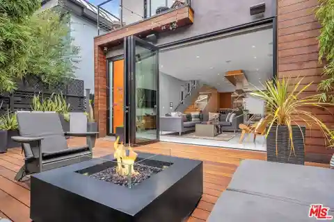Thoughtfully Designed Custom Residence in Sought-after Oxford Triangle