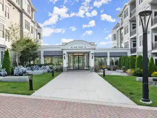 Sophisticated Single-Level Living at the Vue New Canaan