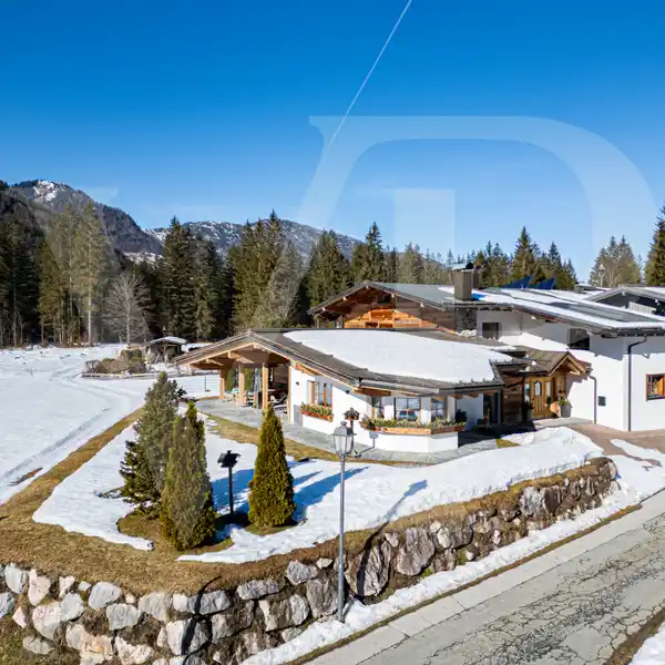 SPECIAL PROPERTY IN A PICTURESQUE SETTING