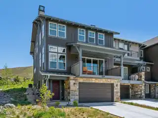 Mountain Modern Row-end Townhome in Hideout