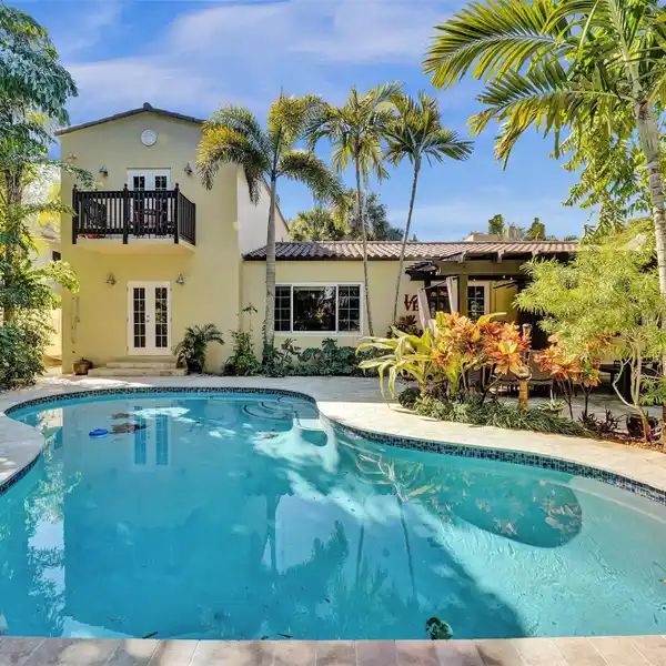 MEDITERRANEAN OASIS IN THE HEART OF VICTORIA PARK