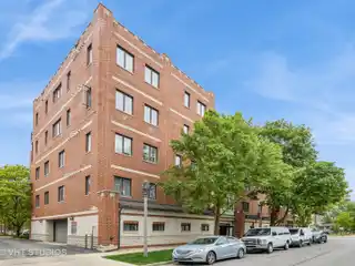 Impressive River Forest Condo
