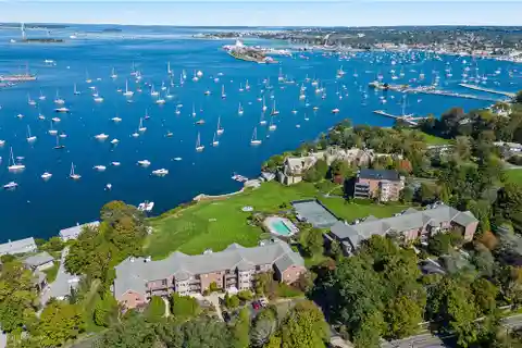 Luxury Waterfront Living at Bonniecrest