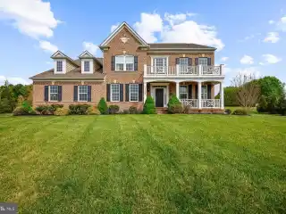 Stylish Serenity on Nearly Two Acres