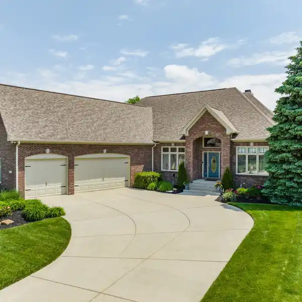METICULOUSLY MAINTAINED HOME IN CANAL PLACE