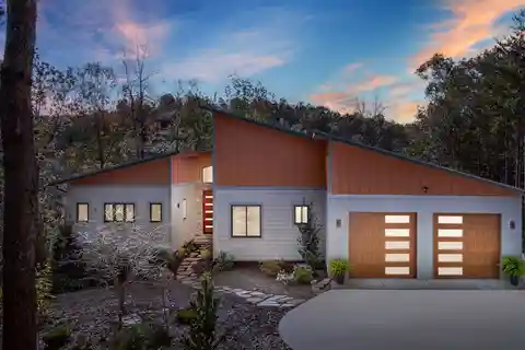 Peaceful Lakefront Property with Mountain Views