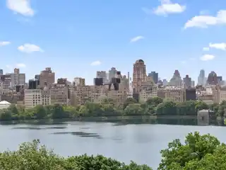 Grand Corner Apartment with Amazing Views