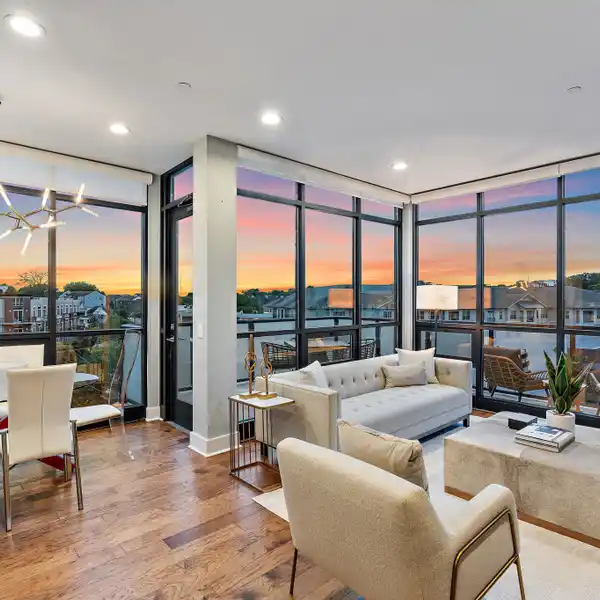 STUNNING AND SOPHISTICATED PENTHOUSE IN COVETED NASHVILLE BOUTIQUE HIGH-RISE