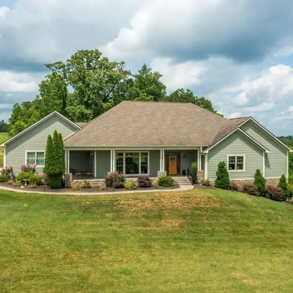TRUE RANCH HOME ON 1.22 ACRES