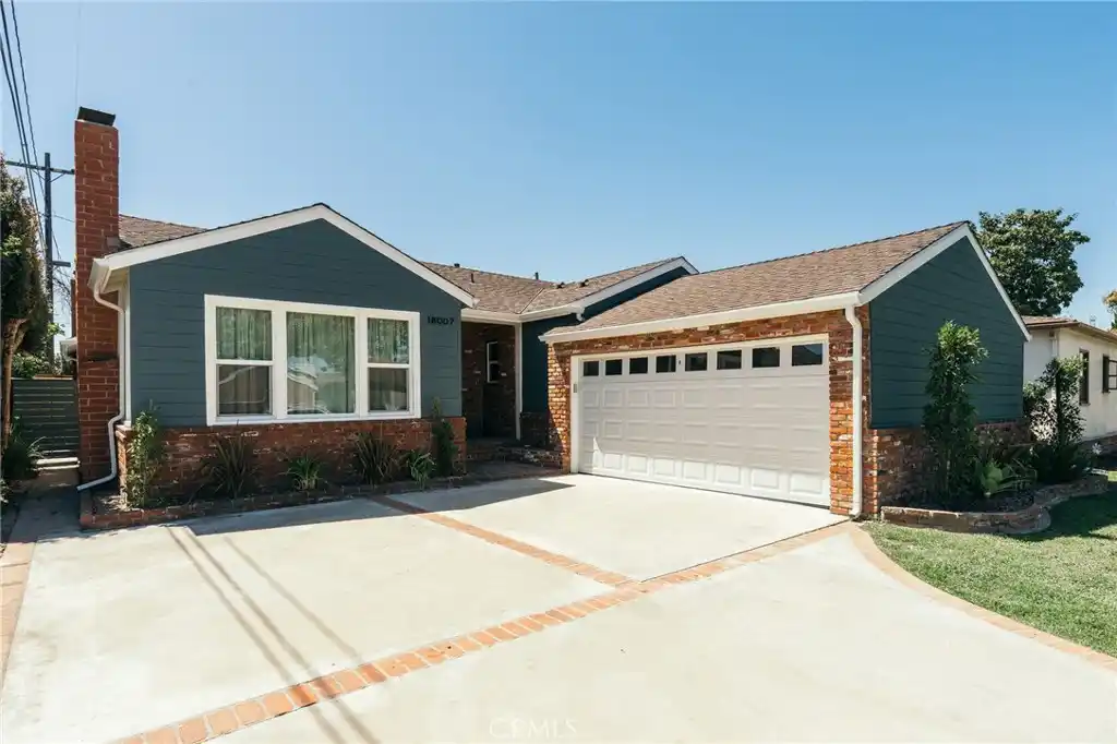 Gorgeous Home in a Prime Neighborhood