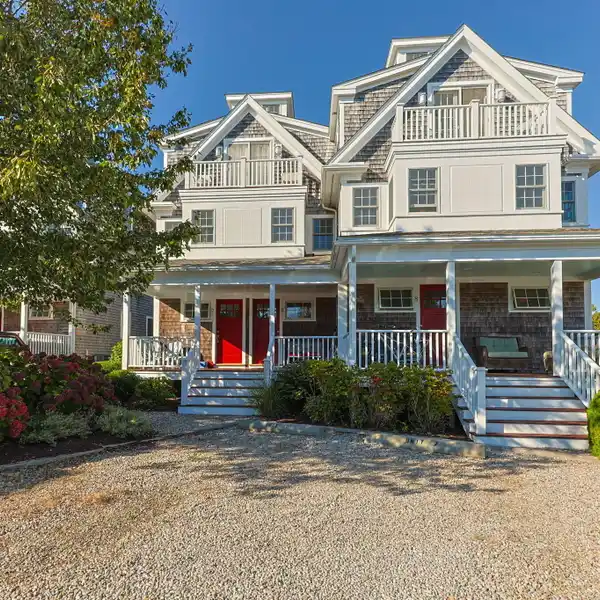 LIGHT-FILLED FOUR-STORY END UNIT TOWNHOME
