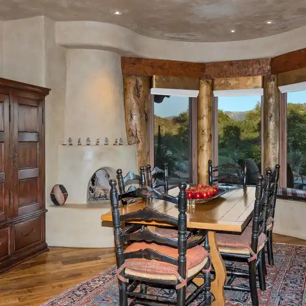 EXTRAORDINARY RESIDENCE IN THE STONE CANYON GOLF CLUB DEVELOPMENT
